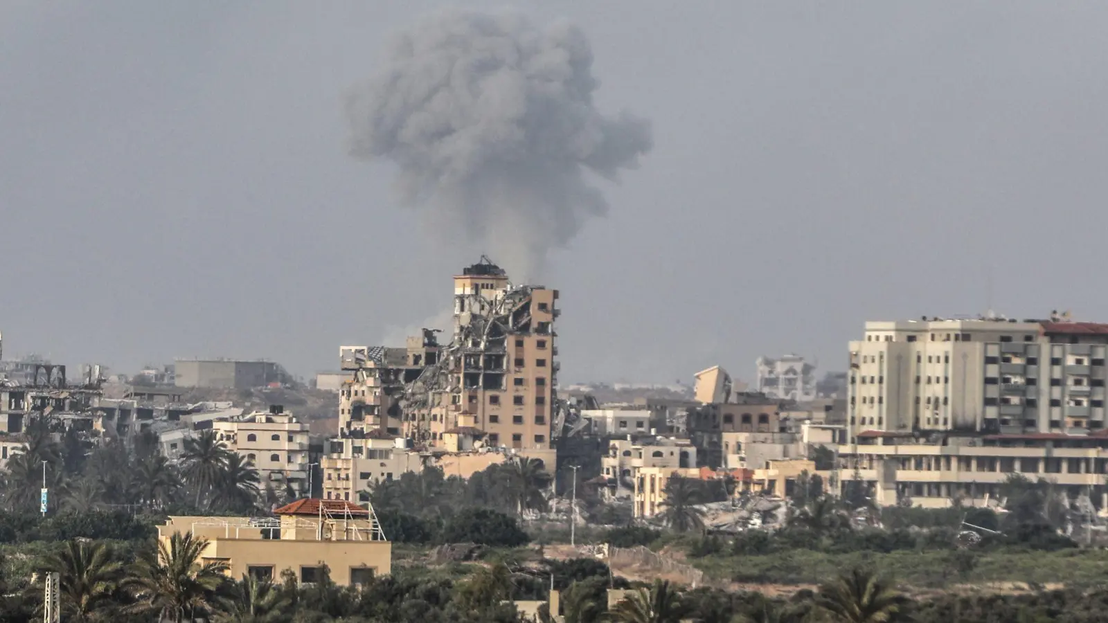 Israel greift nach eigenen Angaben weiter Kommandozentralen der Hamas in Gaza an. (Archivbild) (Foto: Abed Rahim Khatib/dpa)