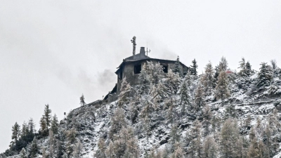 Am Morgen brannte es noch im Kehlsteinhaus.  (Foto: Jason Tschepljakow/dpa)