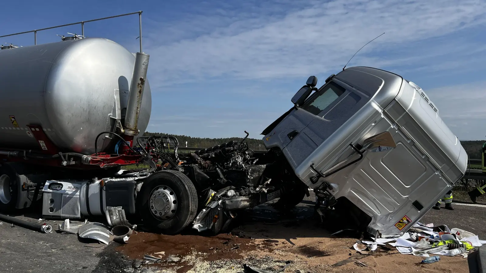 Zu einem schweren Verkehrsunfall kam es am Donnerstag auf der A3 von Würzburg in Richtung Nürnberg. (Foto: NEWS5 / Merzbach)