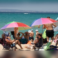 Die meisten Menschen aus Bayern verbringen ihren Urlaub innerhalb Europas - den Freistaat eingeschlossen. (Symbolbild) (Foto: Clara Margais/dpa)