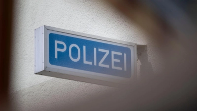 Das Opfer musste in einer Klinik notoperiert werden. (Symbolbild) (Foto: Marijan Murat/dpa)