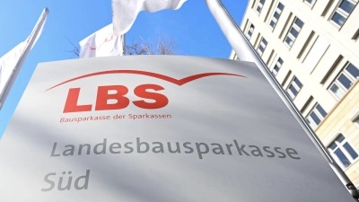 Die Nachfrage nach Bausparverträgen bei der LBS Süd ist gesunken. (Archivbild)  (Foto: Bernd Weißbrod/dpa)