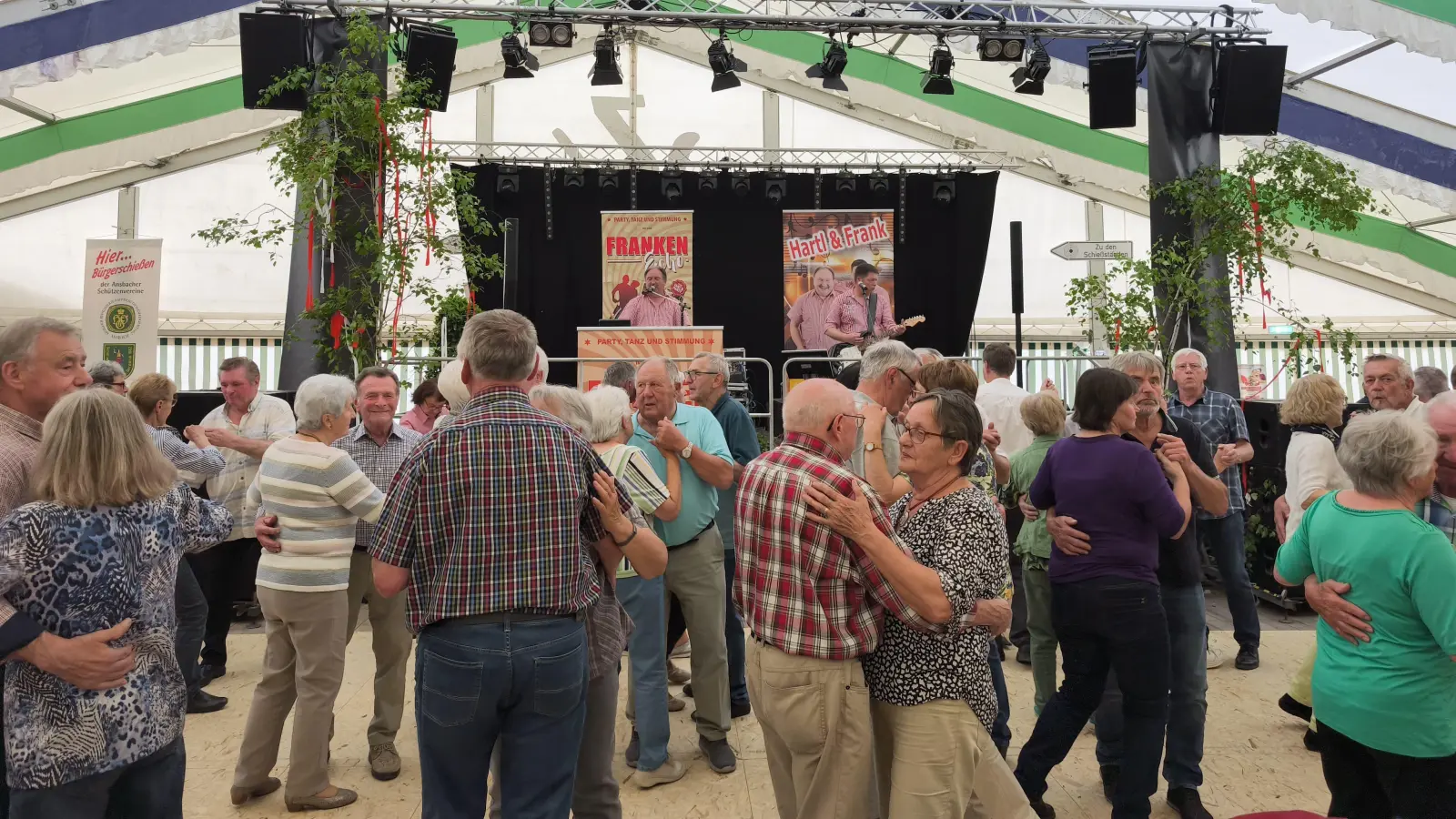 Der Seniorentanz erfreute sich regen Zuspruchs auf dem Frühlingsfest. (Foto: Zeynel Dönmez)