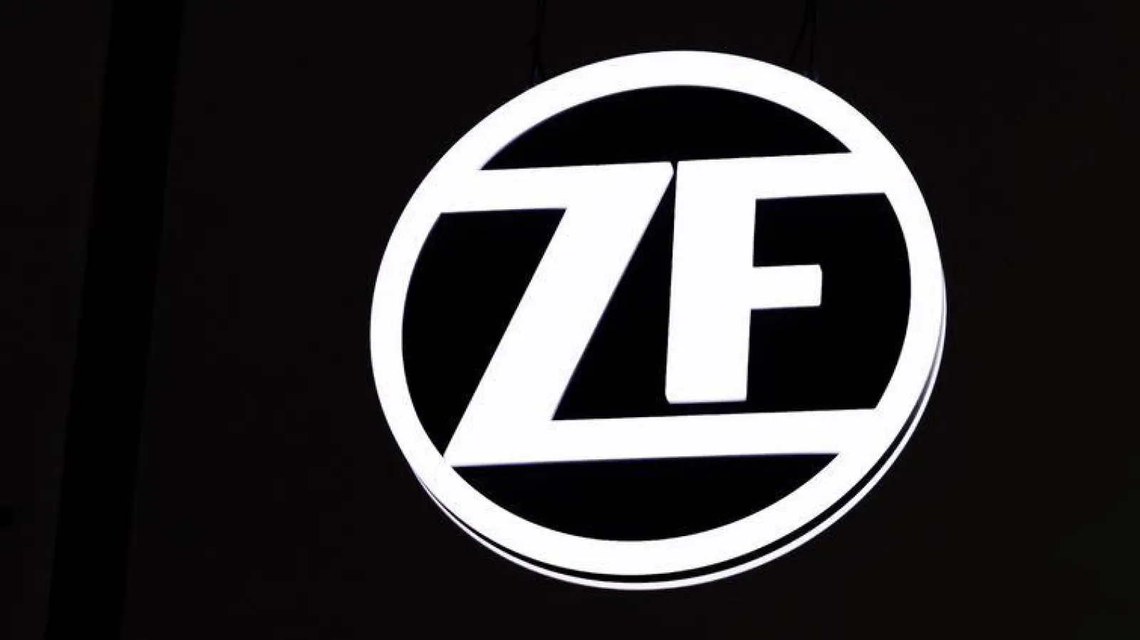 ZF leidet aktuell wegen der niedrigen Fahrzeugproduktion unter ausbleibenden Aufträgen der Hersteller. (Archivbild) (Foto: Carsten Koall/dpa)