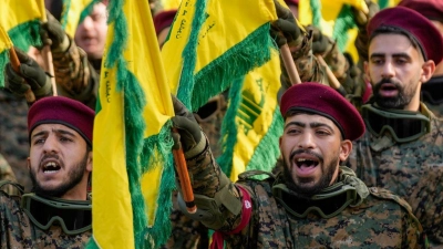Hisbollah-Kämpfer im Libanon. (Archivbild) (Foto: Hussein Malla/AP/dpa)