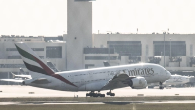 Der Airbus A-380 landete am Dienstag um kurz nach 13.30 Uhr in Frankfurt. (Foto: Boris Roessler/dpa)