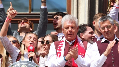 Der FC Bayern hat schon oft den Sieg der Meisterschaft auf dem Balkon des Münchner Rathauses gefeiert. (Archivbild) (Foto: Karl-Josef Hildenbrand/dpa)