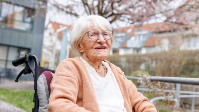 Charlotte Kretschmann ist mit 113 Jahren die älteste Frau in Baden-Württemberg. (Foto: Julian Rettig/dpa)