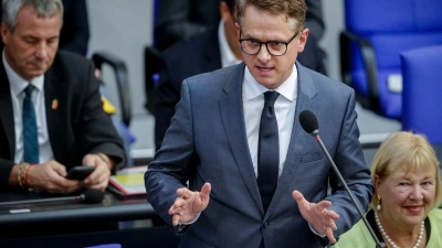 Gesundheitsminister Carsten Linnemann (CDU) sieht die Regierung beim Ziel stabiler Beiträge auf Kurs. (Archivbild) (Foto: Kay Nietfeld/dpa)