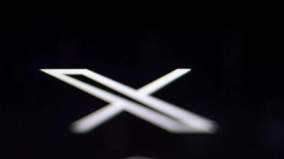 Forscher der Stanford University haben ein Tool entwickelt, um die parteipolitische Feindseligkeit in einem Feed der Online-Plattform X spürbar zu verringern. (Illustration) (Foto: Monika Skolimowska/dpa)