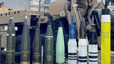 Panzer- und Artilleriegranaten des deutsch-französischen Rüstungskonzerns KNDS. Das Unternehmen plant für dieses Jahr den Börsengang.  (Foto: Carsten Hoefer/dpa)