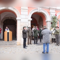Die Jagdhornbläser sorgten für die musikalische Umrahmung bei der Eröffnung des ErnteMarktPlatzes. Mit dabei waren unter anderem auch die Scheinfelder Holzfee und die Deutsche Zuckerrübenkönigin. (Foto: Rainer Fritsch)