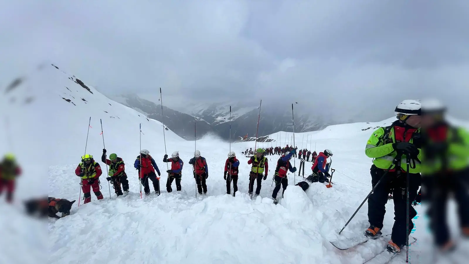 Bei dem Unglück starben vier Tourengeher, die an einem Steilhang unterwegs waren. (Foto: -/Italienische Bergwacht/dpa)