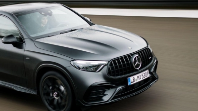 Kraftvoller Vorstoß: Der neue AMG GLC 53 setzt auf sportliche Performance mit Alltagskomfort. (Foto: Tobias Ade/Mercedes Benz AG/dpa-tmn)