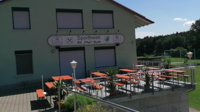 Die Sportgaststätte mit Halle liegt direkt neben den zwei Rasenspielfeldern. (Foto: Fritz Zinnecker)