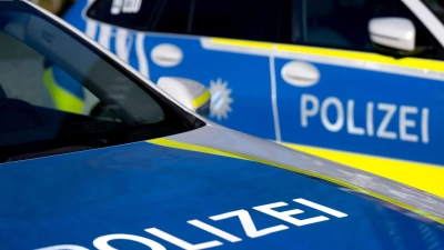 Warum das Auto in den Gegenverkehr geriet, ist noch unklar. (Symbolbild) (Foto: Sven Hoppe/dpa)