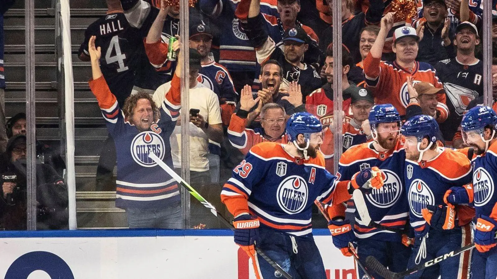 Die Edmonton Oilers besiegten die Florida Panthers mit 8:1. (Foto: Jason Franson/The Canadian Press via AP/dpa)