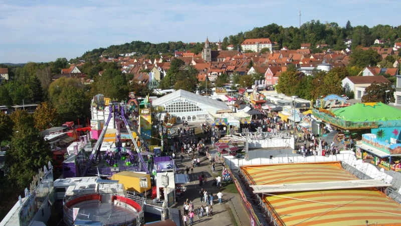 Ausgesprochen ruhig verlief das Fest am Rand der Feuchtwanger Altstadt aus Sicht der Polizei.  (Foto: Jasmin Kiendl)