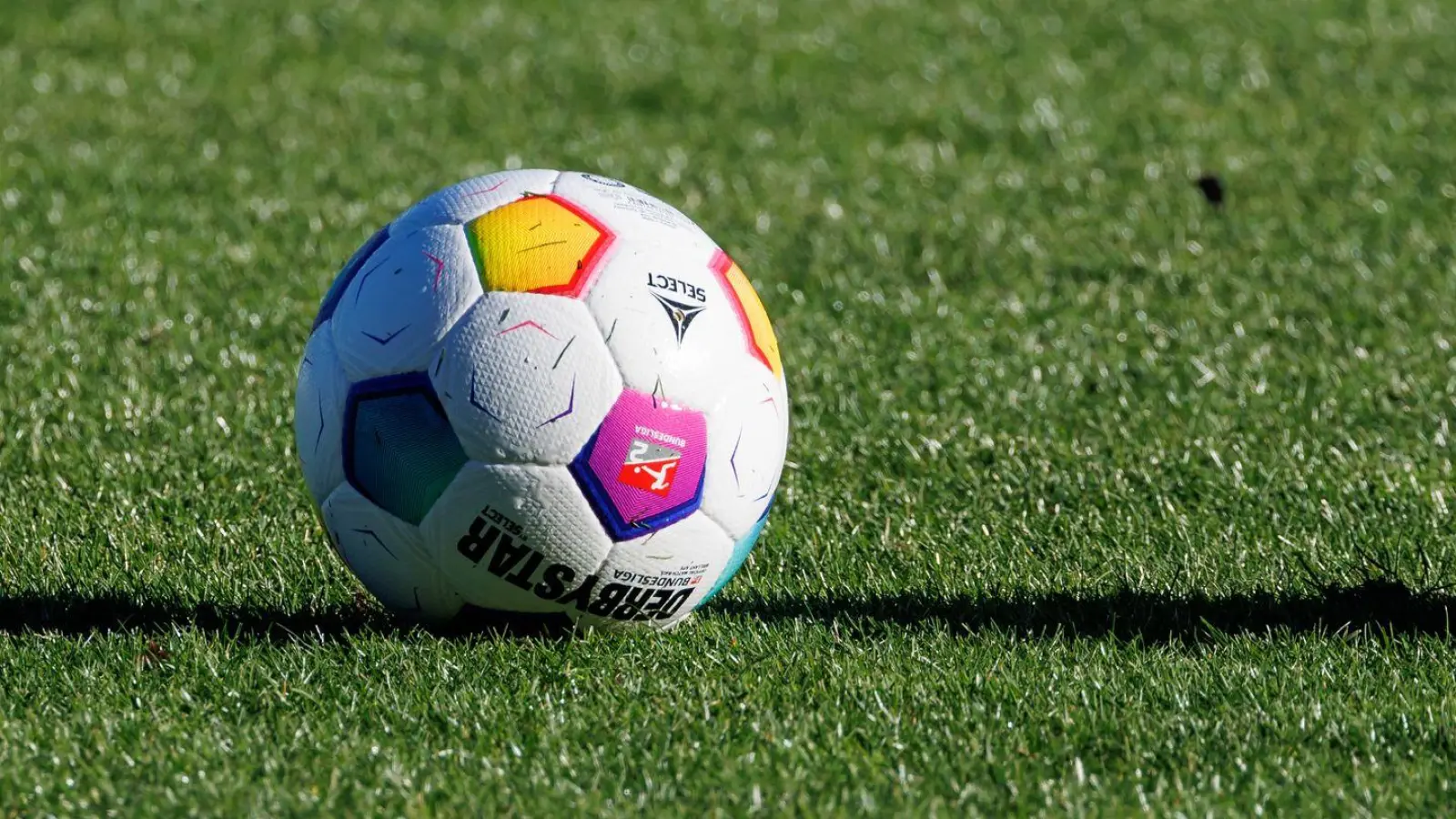 Der TSC Neuendettelsau spielt auch 2026/27 in der Landesliga Nordost. (Symbolbild: Daniel Karmann/dpa)