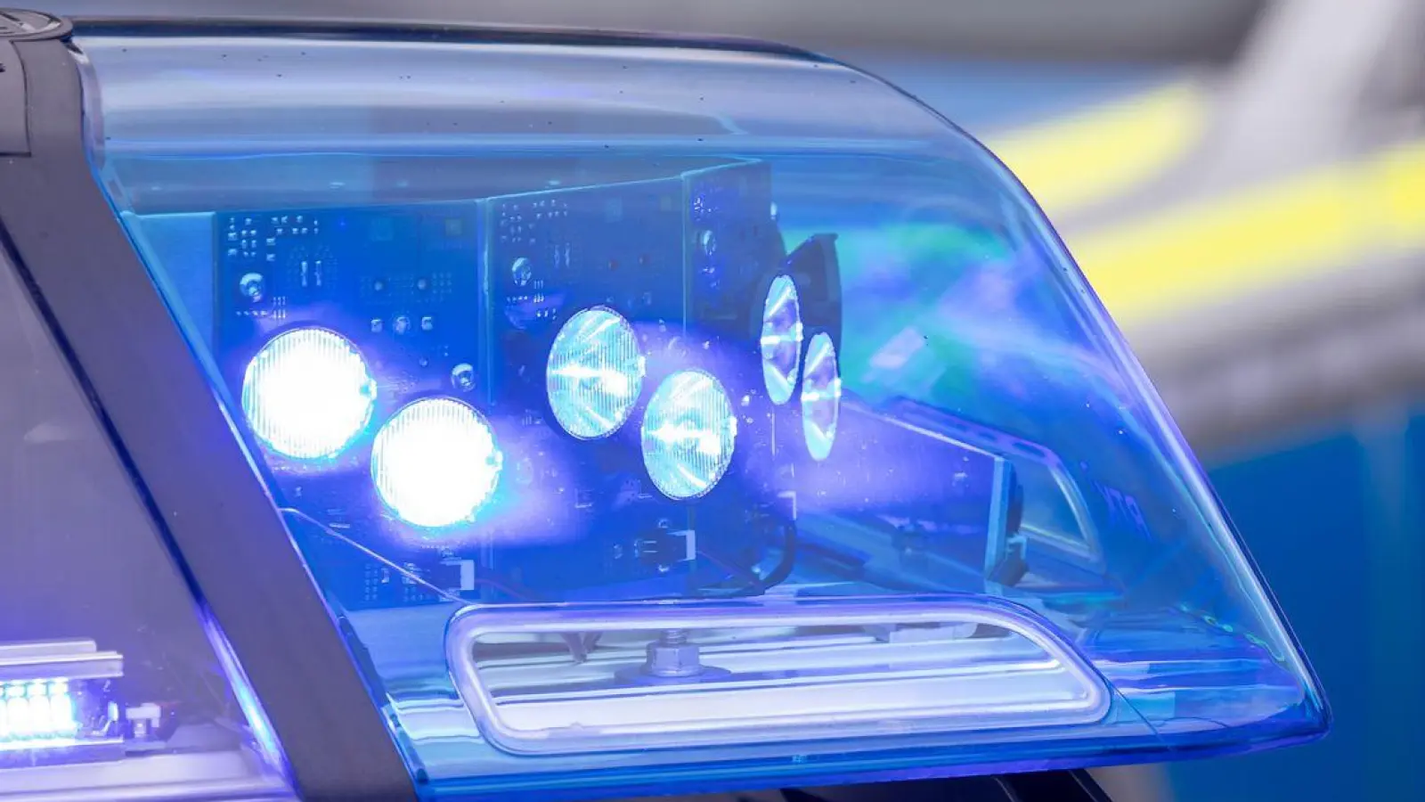 Nach einem mutmaßlichen Angriff auf seinen Mitbewohner sitzt ein 39-Jähriger in Untersuchungshaft. (Symbolbild) (Foto: Daniel Karmann/dpa)