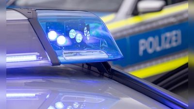 Die Verdächtigen stehen laut Angaben der Polizei in keiner Verbindung zueinander. (Symbolbild) (Foto: Daniel Karmann/dpa)