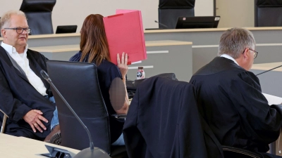 Die Angeklagte schweigt bislang vor Gericht zu den Vorwürfen. (Archivbild) (Foto: A7120 Bernd Wüstneck/dpa)