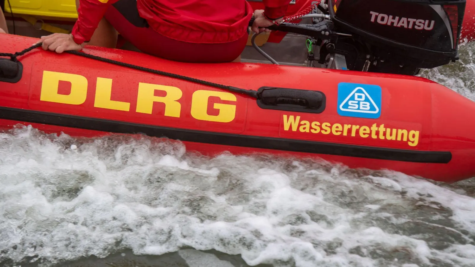 Bis zum Ende des vergangenen Sommers stieg die Zahl der Badetoten in Deutschland - aber wie sieht es im Gesamtjahr aus? (Symbolbild) (Foto: Stefan Sauer/dpa)