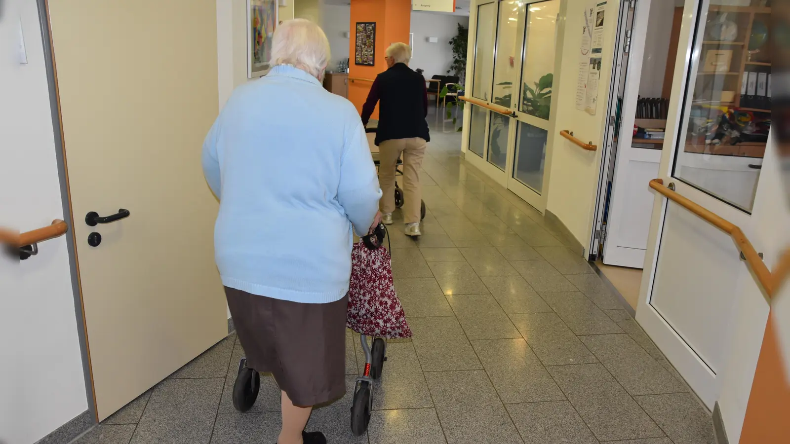 Der Bedarf an Betreuung und Pflege alter Menschen steigt, auch weil immer weniger Angehörige ihre betagten Familienmitglieder unterstützen können. (Foto: Silvia Schäfer)