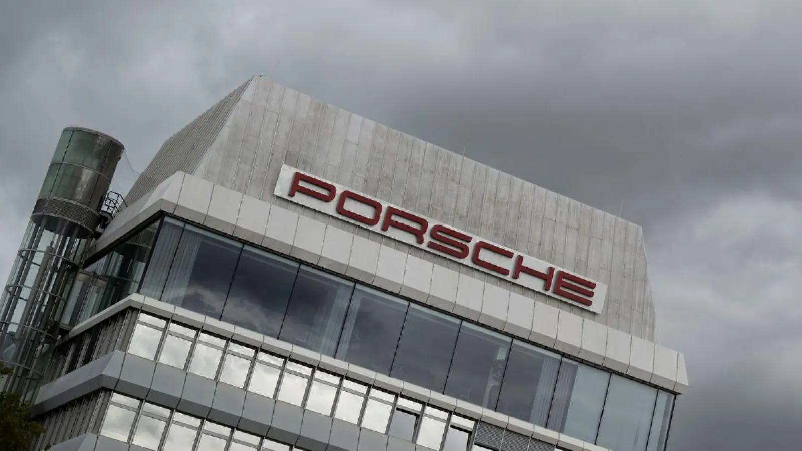 Die Probleme in Stuttgart-Zuffenhausen türmen sich aktuell. (Archivbild) (Foto: Marijan Murat/dpa)