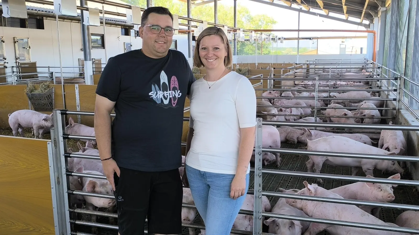 Johannes und Jasmin Bock setzen bei der Schweinemast auf Regionalität in Verbindung mit Tierwohl auf hohem Niveau.  (Foto: Thomas Schaller)