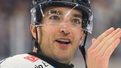 Agostino bleibt dem ERC erhalten. (Archivbild) (Foto: Robert Michael/dpa)