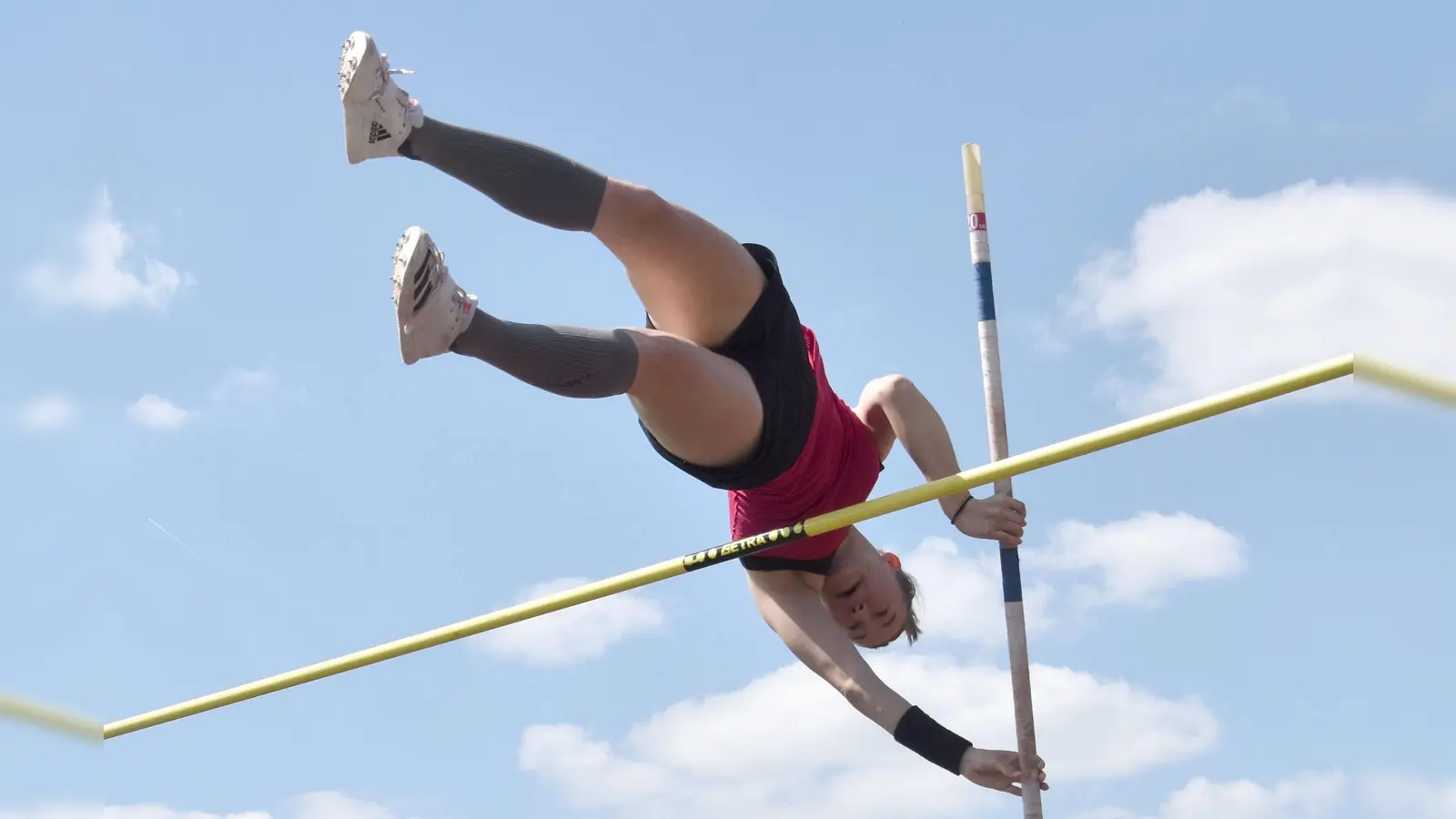 Carina Kilian war mit 3,20 Meter die beste Stabhochspringerin bei den Kreismeisterschaften. (Foto: Jörg Behrendt)