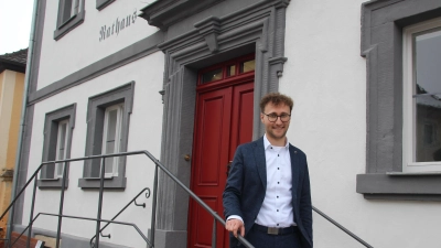 Marco Meier ist zwar gern Bürgermeister in Ornbau, doch ist aus seiner Sicht die Zeit reif für einen Wechsel im Landkreis Ansbach. Deshalb bewirbt er sich als Landrat.  (Foto: Robert Maurer)