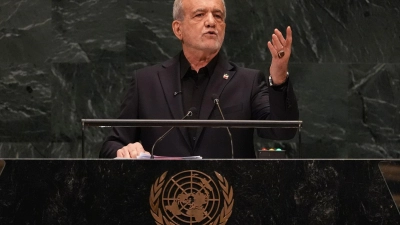 Der iranische Präsident Massud Peseschkian hat sich bei der UN-Generaldebatte gegen Anschuldigungen der USA gewehrt.  (Foto: Heather Khalifa/FR172147 AP/AP/dpa)