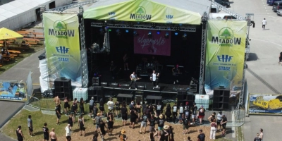 2024 fand das Moos Meadow Festival noch in Feuchtwangen statt. Jetzt ziehen die Veranstalter um. (Archivbild: Karsten Böhm)