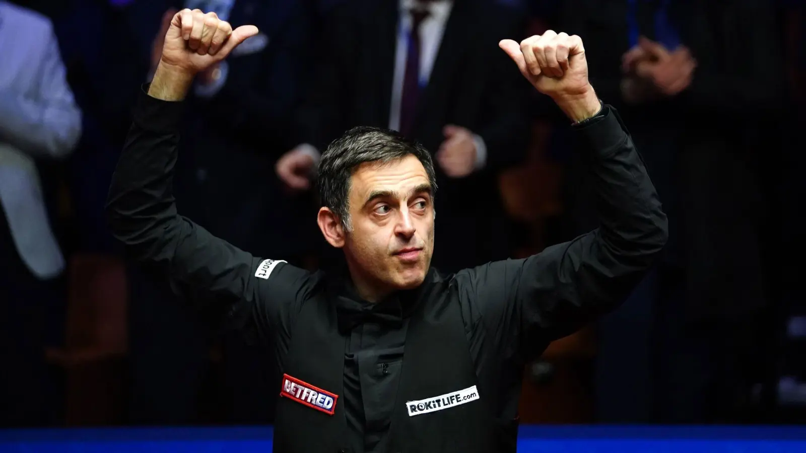 Ronnie O&#39;Sullivan freut sich nach seinem Sieg. (Foto: Zac Goodwin/PA Wire/dpa)