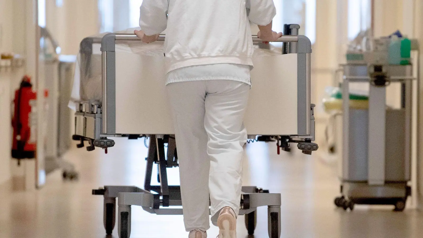 Deutsche Kliniken haben laut der KKH hohe Sicherheits- und Hygienestandards. (Symbolbild) (Foto: Marijan Murat/dpa)