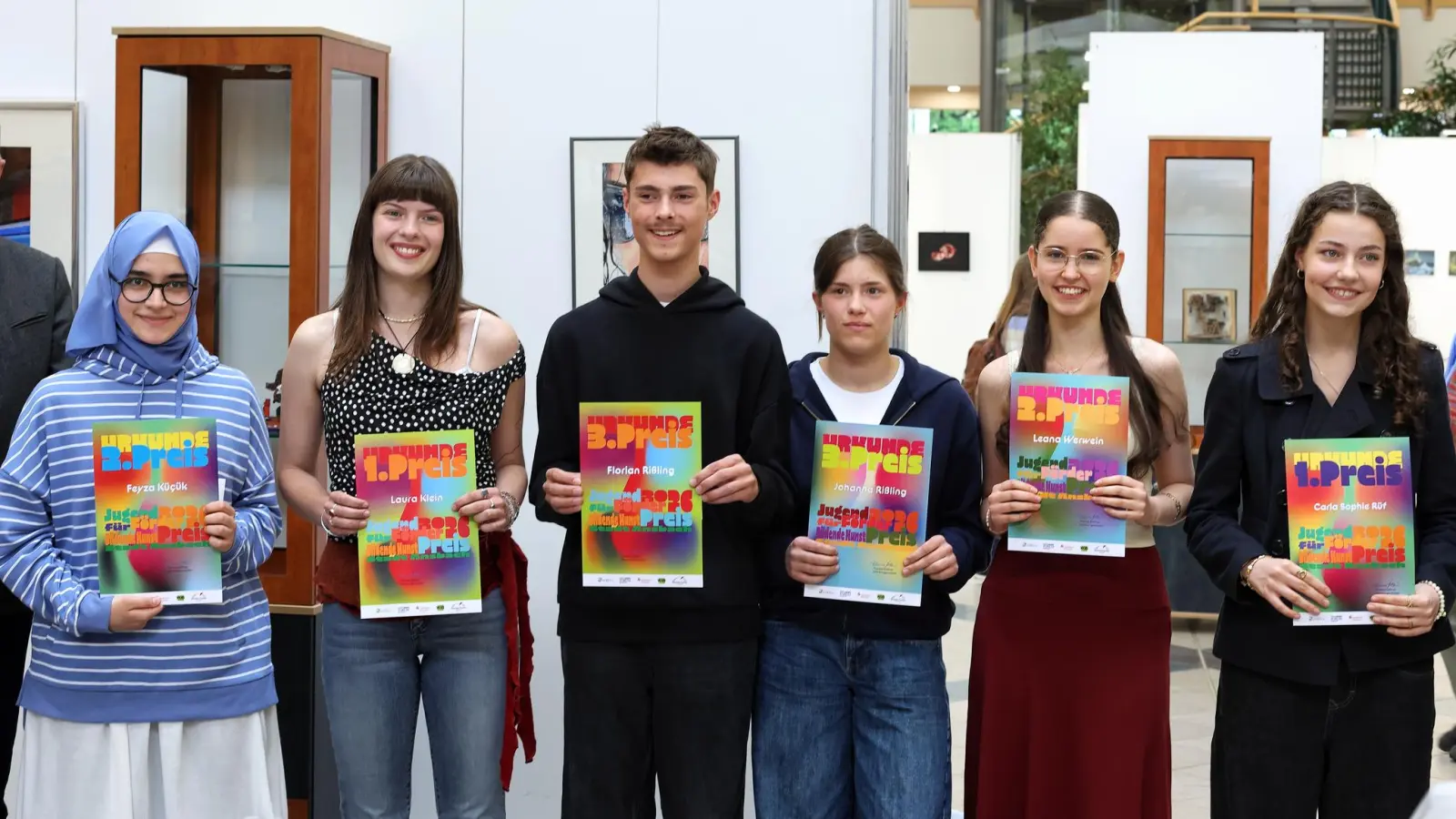 Freuten sich über ihre Auszeichnung (von links): Feyza Küçük, Laura Klein, Florian Rißling, Johanna Rißling, Leona Werwein und Carla Sophia Ruf bei der Verleihung des Jugendförderpreises. (Foto: Thomas Wirth)