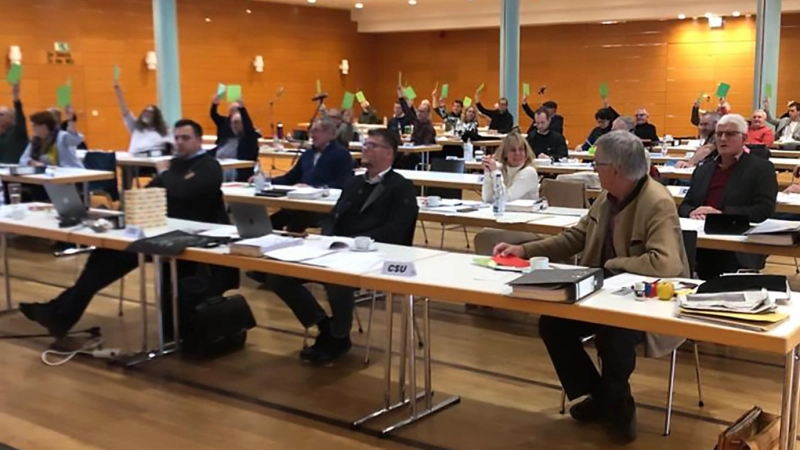 Viele Zuschauerinnen und Zuschauer sind in der Regel nicht anwesend, wenn die Stadträte im Onoldiasaal abstimmen. (Archivbild: Florian Pöhlmann)