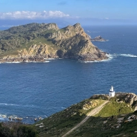 Inselwelten: Blick von Do Faro auf die Nachbarinsel San Martino. (Foto: Manuel Meyer/dpa-tmn)