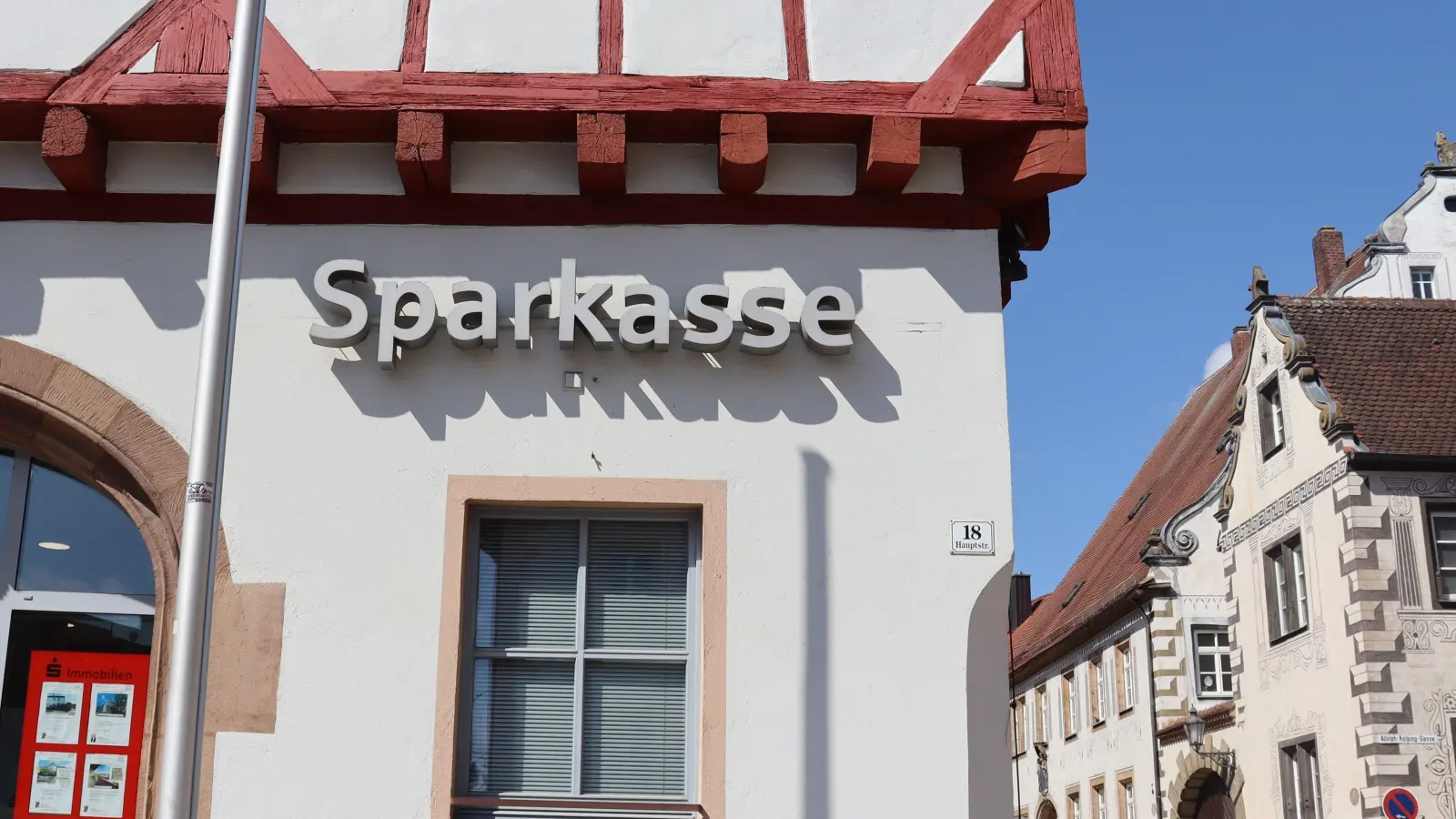 Merkendorf und Wolframs-Eschenbach haben als Träger der Bank in Gunzenhausen der Sparkassen-Fusion zugestimmt. (Foto: Antonia Müller)