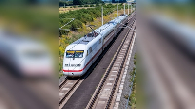 Auch die Deutsche Bahn testet den Siemens-Hochgeschwindigkeitszug  Velaro Novo. (Archiv) (Foto: Jacob Schröter/dpa)