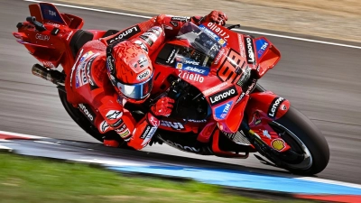 Jüngst erst das Titel-Comeback, nun verletzt: Weltmeister Marc Márquez (Archivbild). (Foto: Pavlíèek Luboš/CTK/dpa)