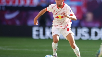 Kevin Kampl spricht nach dem Spiel über den Anschlag in seiner Geburtsstadt Solingen. (Foto: Jan Woitas/dpa)