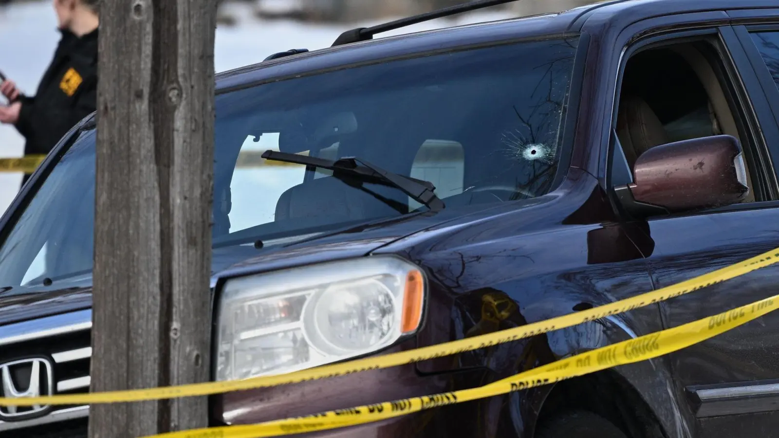 Wie konnte das Aufeinandertreffen von Renee Good und den ICE-Beamten so eskalieren? Videos sollen Antworten liefern - aber welche Fragen beantworten sie wirklich? (Archivbild) (Foto: Tom Baker/AP/dpa)