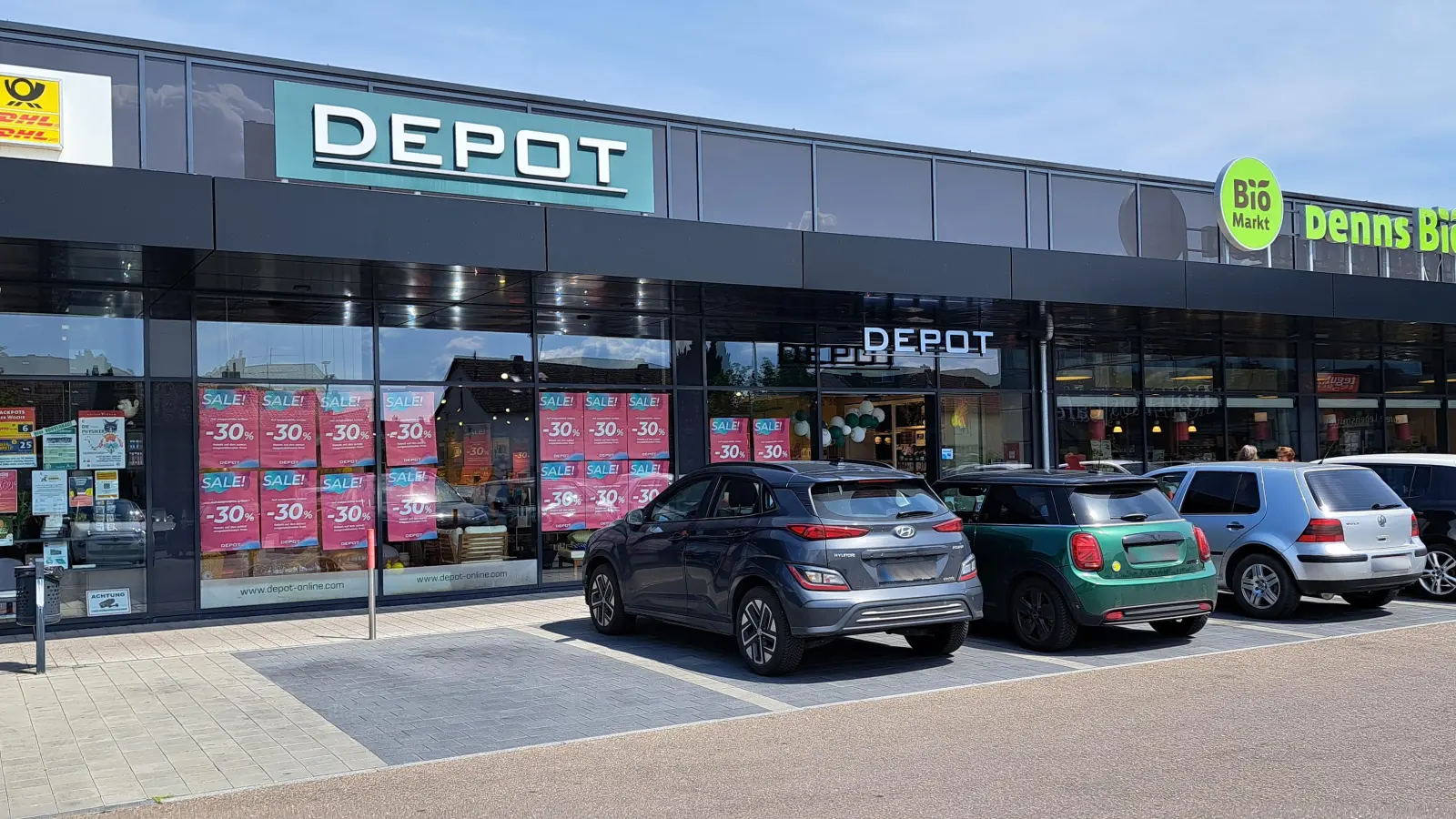 Nach den Informationen von Dirk Langhammer handelt es sich bei der Depot-Filiale in Ansbach um ein gut laufendes Geschäft. (Foto: Florian Schwab)