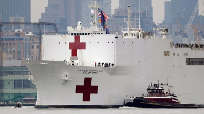 Das US-Militär betreibt zwei große Lazarettschiffe, die normalerweise eher nach Naturkatastrophen zum Einsatz kommen. (Archivbild) (Foto: Seth Wenig/AP/dpa)