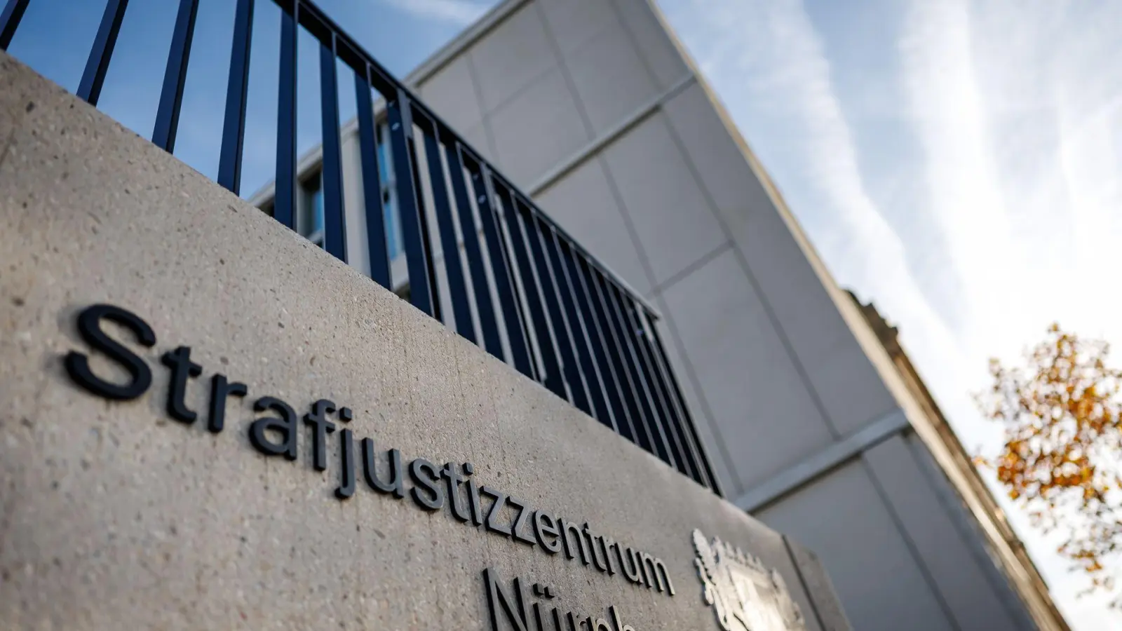 Der mutmaßliche Betrug war bei einer Prüfung der Kassenärztlichen Vereinigung Bayerns (KVB) aufgefallen, diese stellte daraufhin Anzeige. (Archivbild) (Foto: Daniel Karmann/dpa)