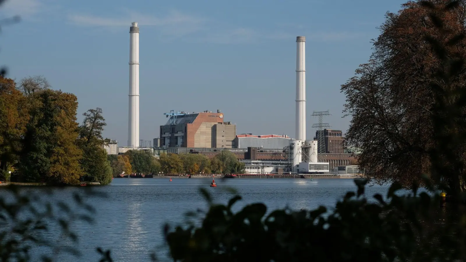 Das Heizkraftwerk Klingenberg an der Rummelsburger Bucht in Berlin (Archivbild). (Foto: Jens Kalaene/dpa-Zentralbild/ZB)