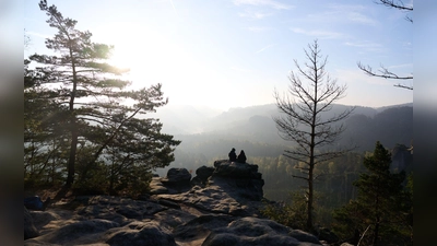 Das schöne Herbstwetter macht übers Wochenende Pause.  (Foto: Katharina Kausche/dpa)